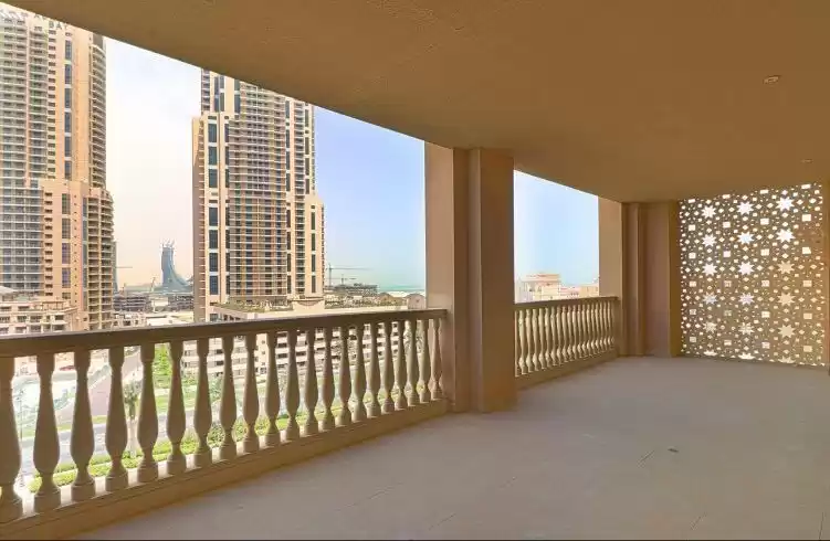 yerleşim Hazır Mülk 1 yatak odası S/F Apartman  kiralık içinde Doha #16199 - 1  image 